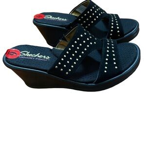 NWT Beautiful Skechers Black Wedges with Gold Studs size 6